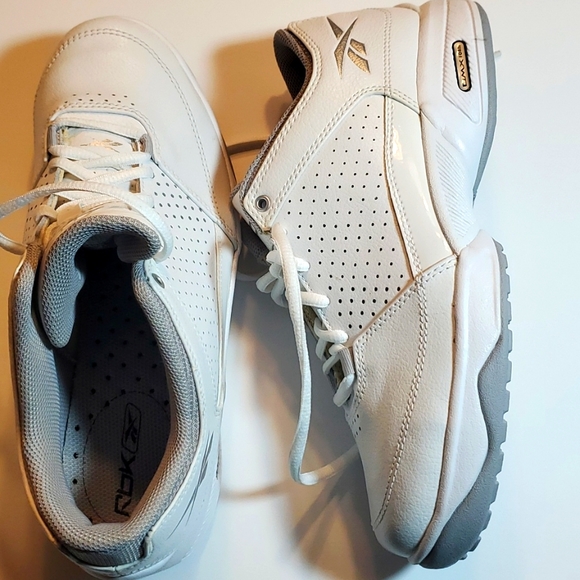 Reebok sneakers 6 1/2 Excellent condition like new - Picture 6 of 17